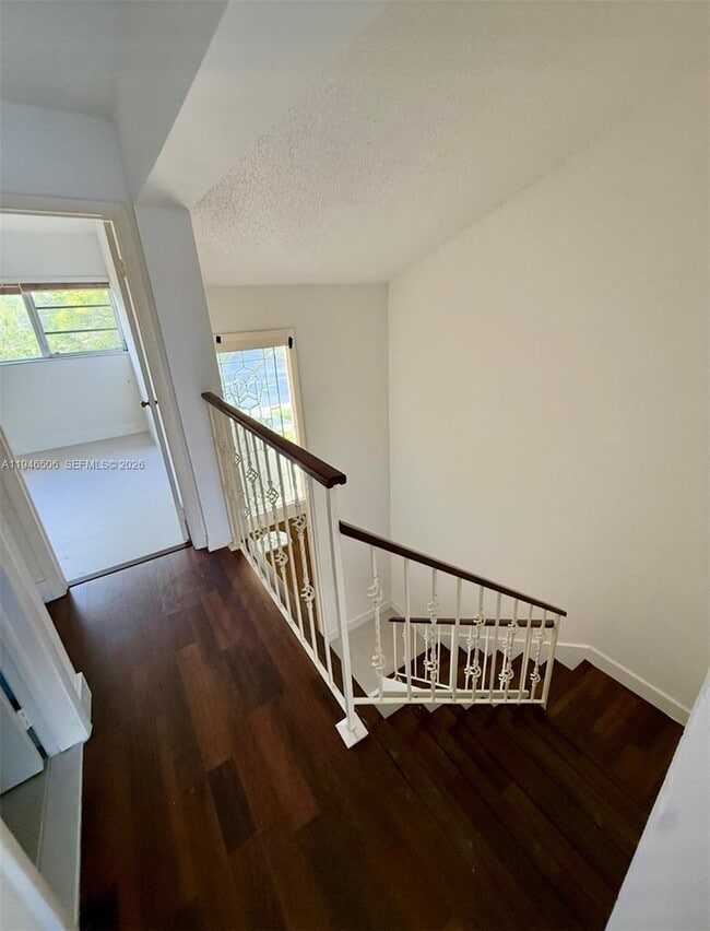 Building Photo - 14293 Kendale Lakes Cir