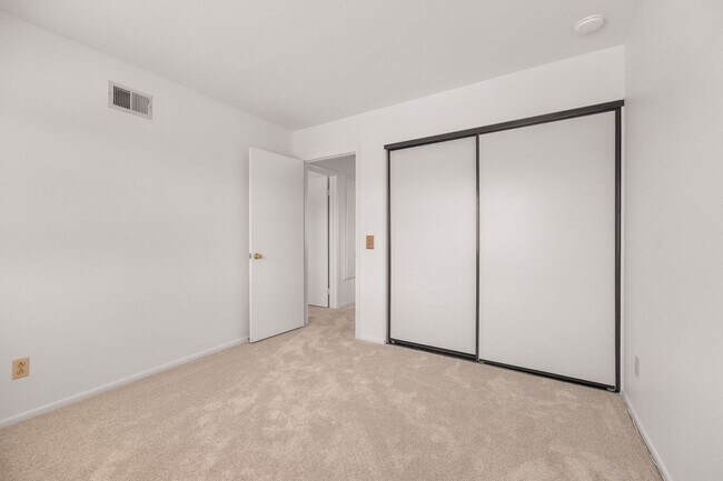Building Photo - 12030 Via Felicia