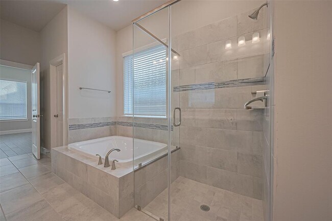 Building Photo - 231 Amaranth Wy