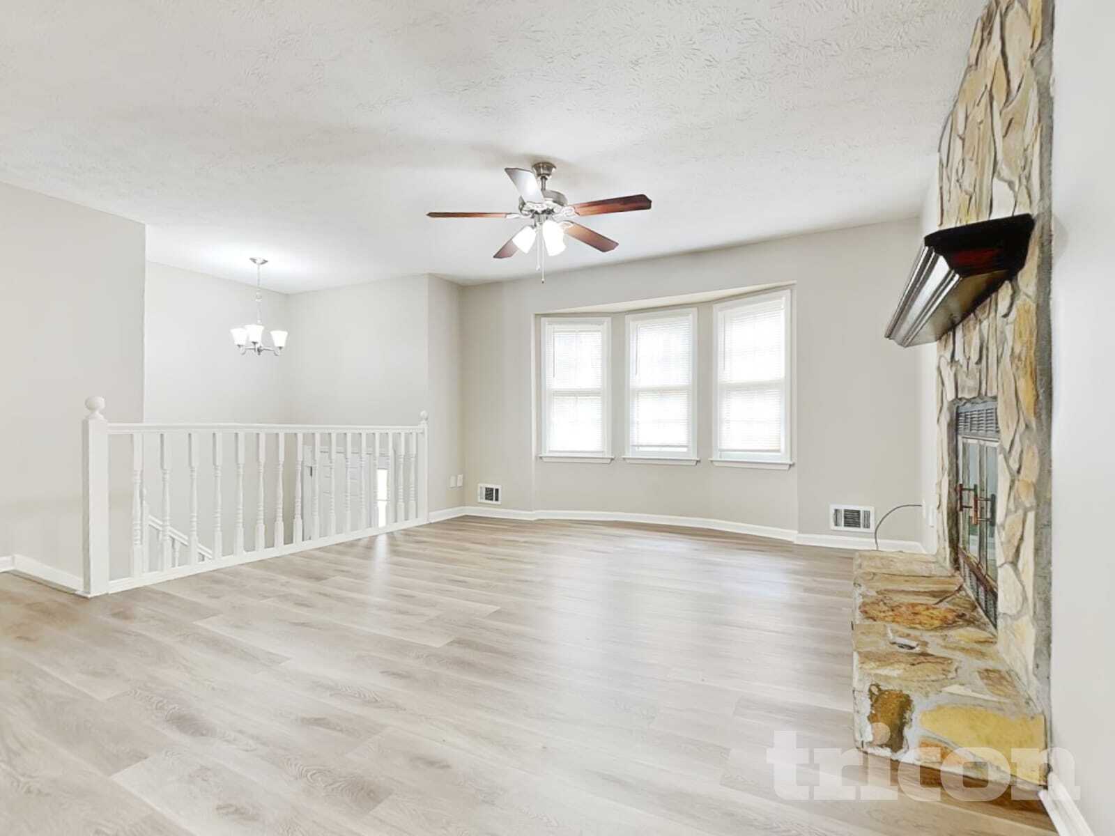Building Photo - 3735 Linwood Way