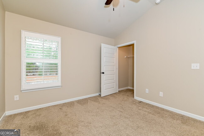 Building Photo - 272 Villa Grande Dr