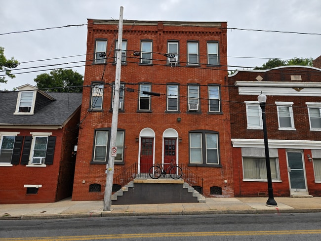 Building Photo - 416-418 Manor St.