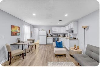 Building Photo - Furnished 1-Bedroom Apartment with Private Entrance and Free Laundry