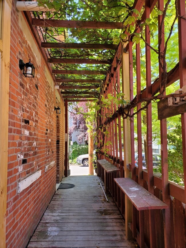 Deck - 987 Parsons Ave