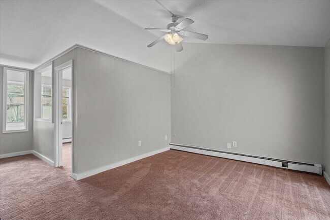 Building Photo - 18 Mason Ct