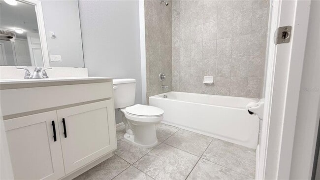 Building Photo - 2449 Seven Oaks Dr