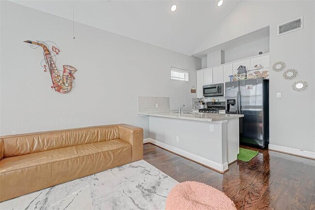 Building Photo - 5411 Camaguey St