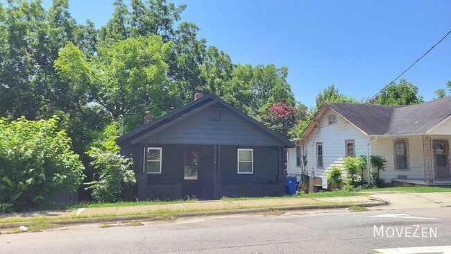 Building Photo - 1710 Oakwood Ave