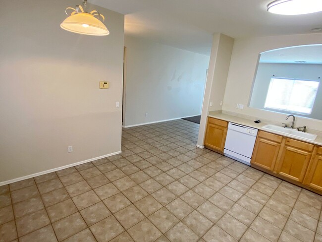 Building Photo - 3 Bedroom 2 Bathroom in El Mirage