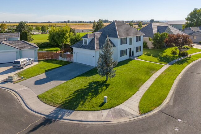 Building Photo - 305 E Inglewood Dr