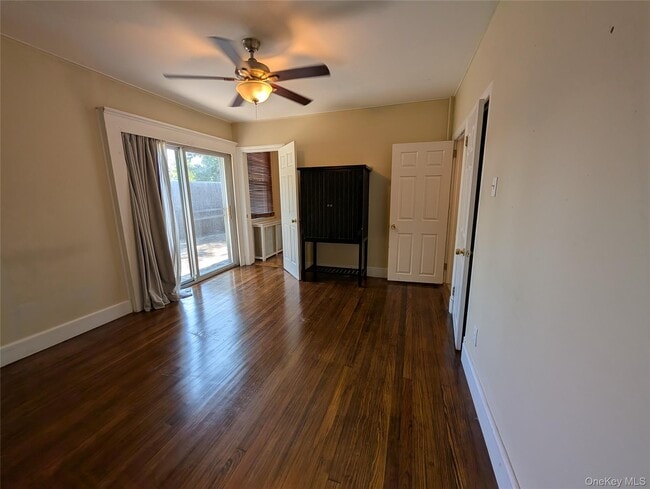 Building Photo - 56 Demarest Ave