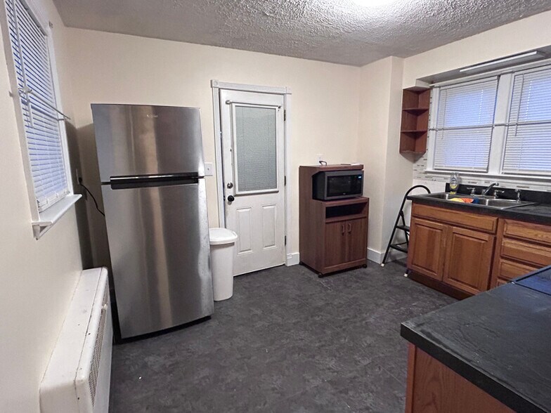 Building Photo - 1231 Hilldale Rd