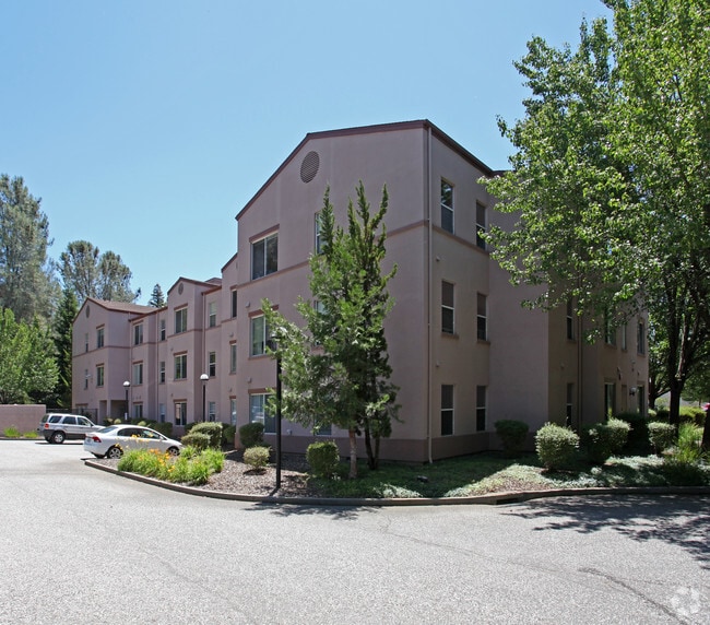 Building Photo - Valley Oaks Apartments