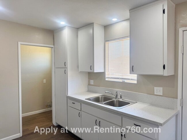Building Photo - Cozy 2 Bed 2 Bath Home!