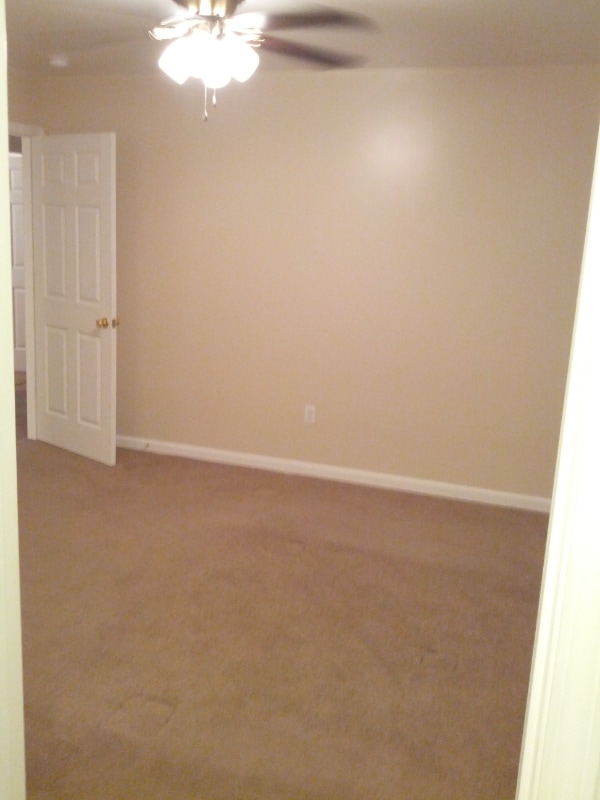 Building Photo - 504 Crestwood Dr