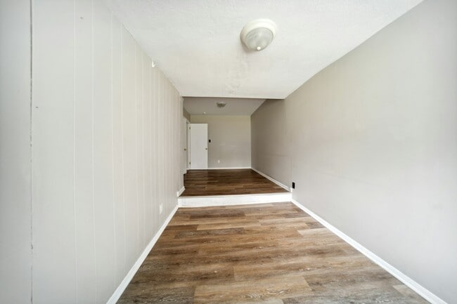 Building Photo - 9251 Newkirk Dr