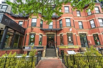 Building Photo - 227 Newbury St
