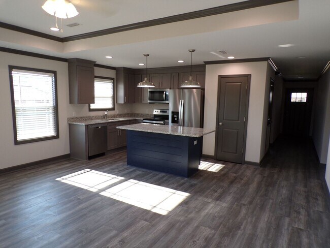 Building Photo - Shady Oak Apartments, Lowe Drive, Enterpri...
