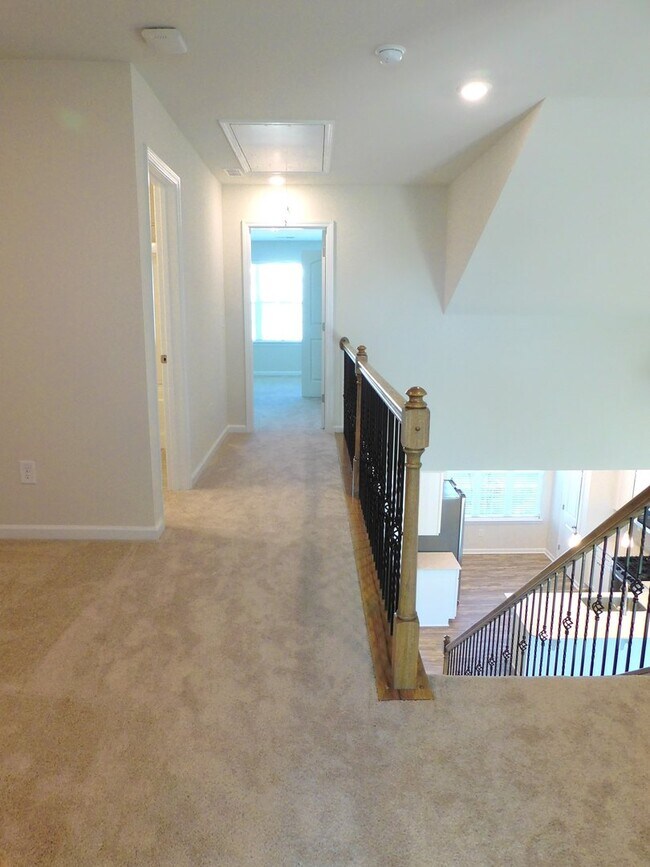 Building Photo - Luxury Townhome In Rea Farms Near Waverly!...