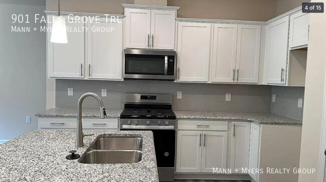 Building Photo - 901 Falls Grove Trl