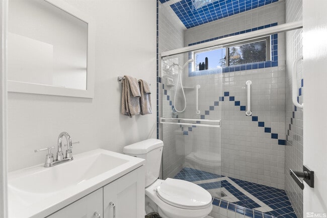 Building Photo - 3400 Southampton Dr