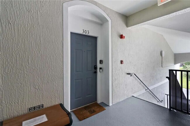 Building Photo - 8105 Coconut Pl