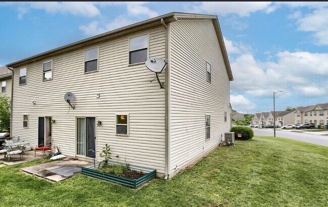 Building Photo - 7565 Stephen Dr