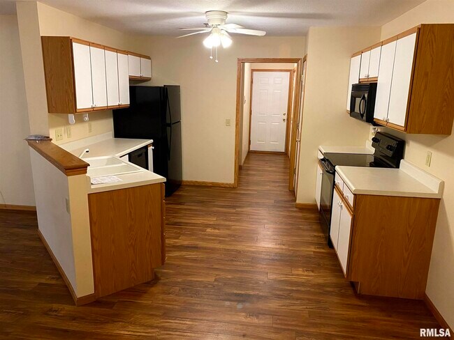 Building Photo - 3804 Creek Hill Dr