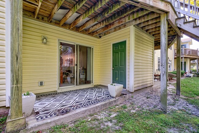 Building Photo - COMING SOON - Spacious Updated Condo in Gr...