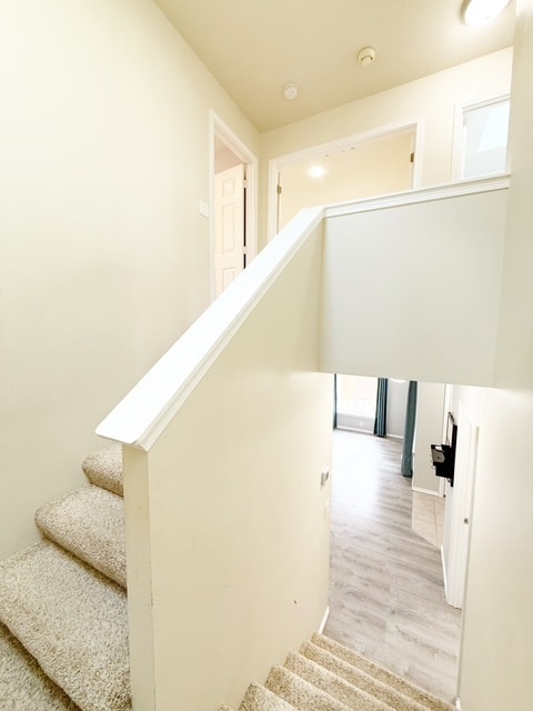 Building Photo - 1059 NW Gladiola Ct
