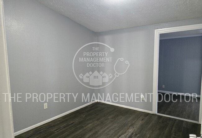 Building Photo - MOVE IN SPECIAL - 4BR/2.5BA Tampa Home | Dual Kitchen Areas, Private Bedroom & Fresh Updates