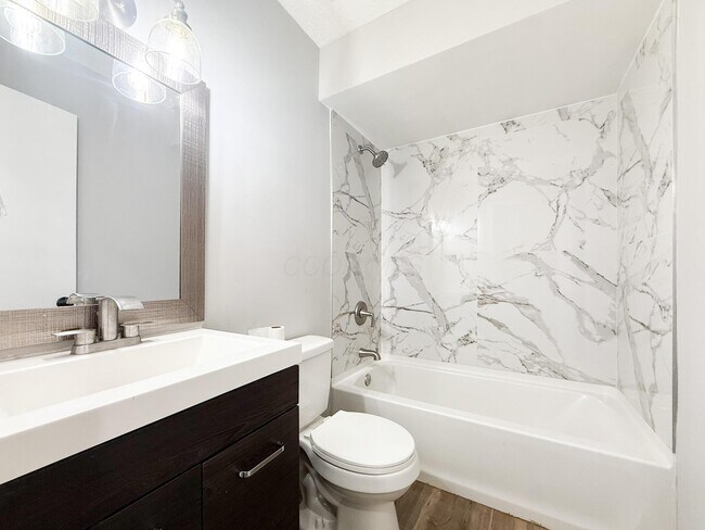 Building Photo - 1828 Bairsford Dr