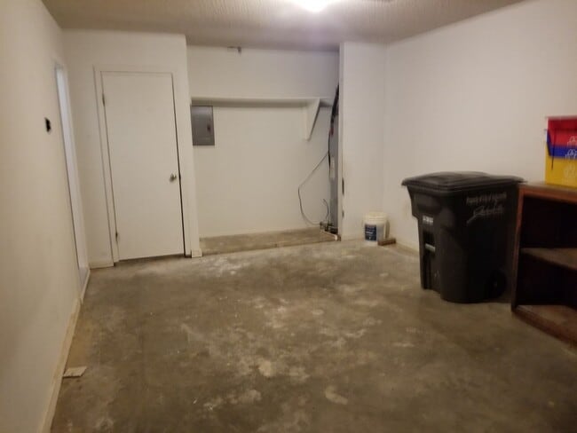 Building Photo - 3 BD, 2 BA, Home in Jacksonville