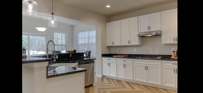 Building Photo - 13311 Windjammer Ct