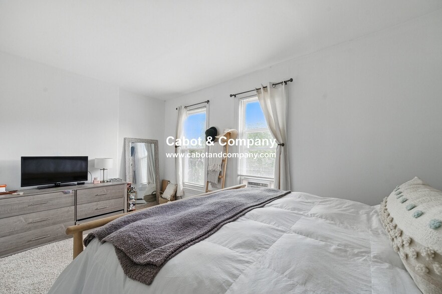 Building Photo - 104 Appleton St