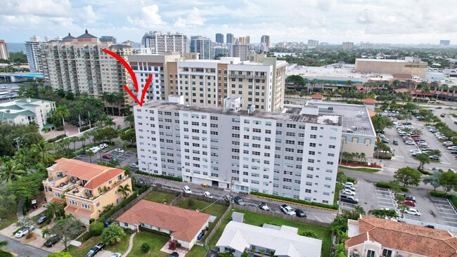 Building Photo - 2555 NE 11th St