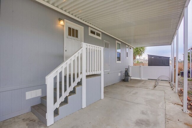 Building Photo - 1219 E Barham Dr