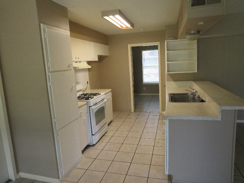 Building Photo - 9715 Nona Kay Dr