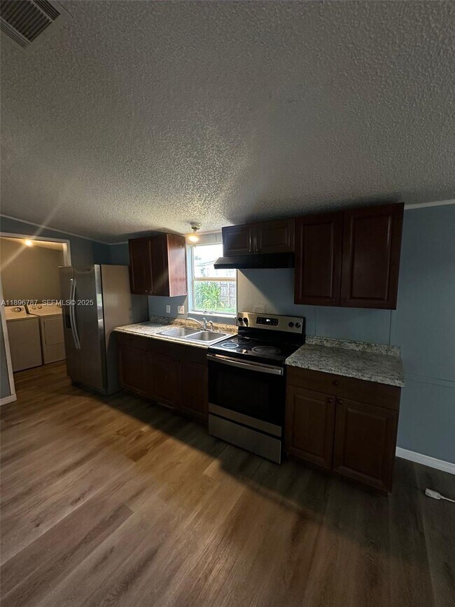 Building Photo - 11863 Atlantic Cir