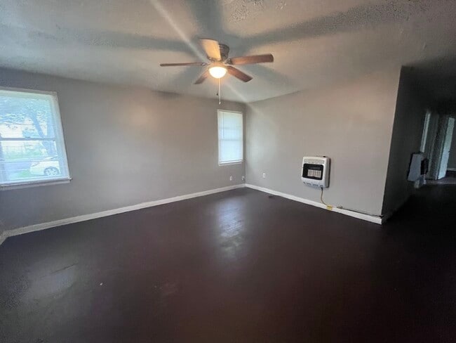 Building Photo - 217 17th St N