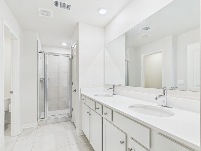 Building Photo - 3 Bed, 3.5 Bath, Finished Basement room, 2 car garage, walkable to Woodstock Middle and High scho...