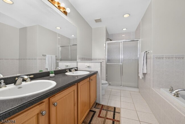 Building Photo - 7 Pinehurst Cir