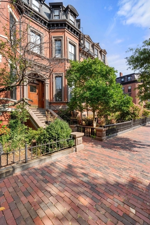 Building Photo - 103 Marlborough St