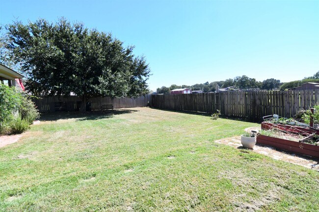 Building Photo - Zachary School District!  Trendy, 3 bedroom, 2.5 bath home in coveted Marshall Bonds Subdv