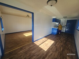 Building Photo - 1700 Auburn Way