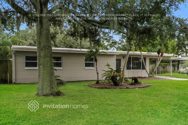 Building Photo - 813 E River Dr