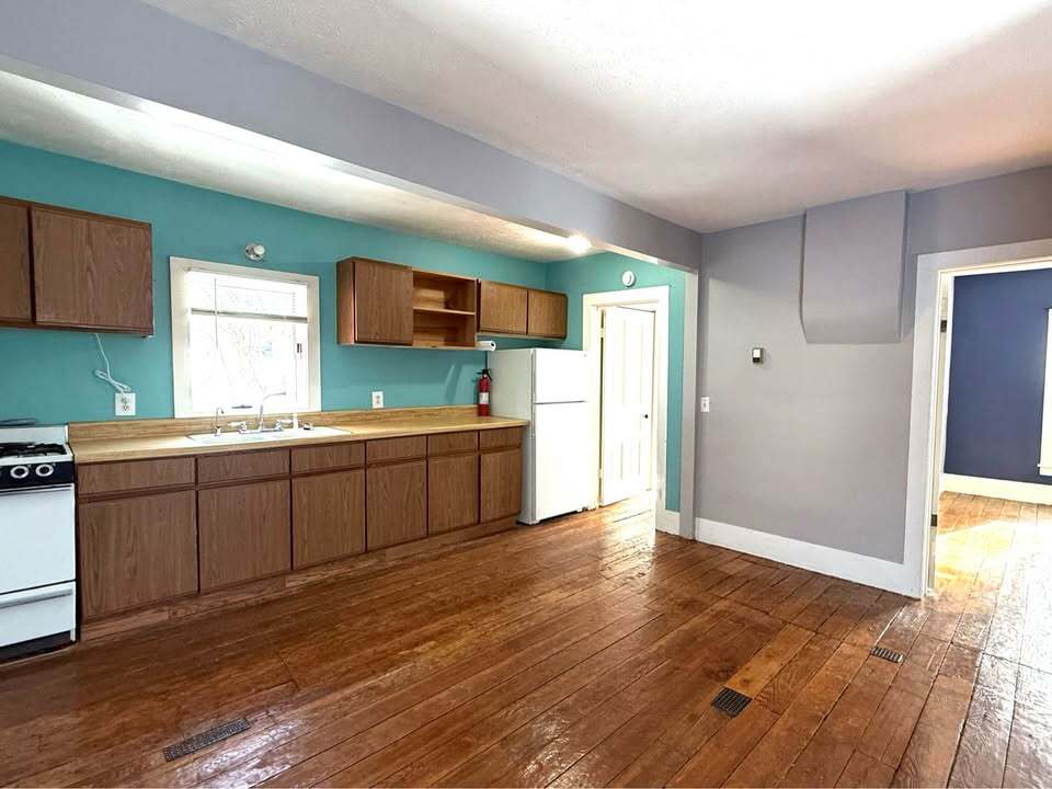 Building Photo - 124 Michigan St