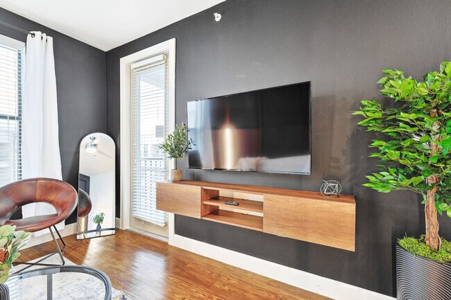 Building Photo - 5445 Town and Country Blvd