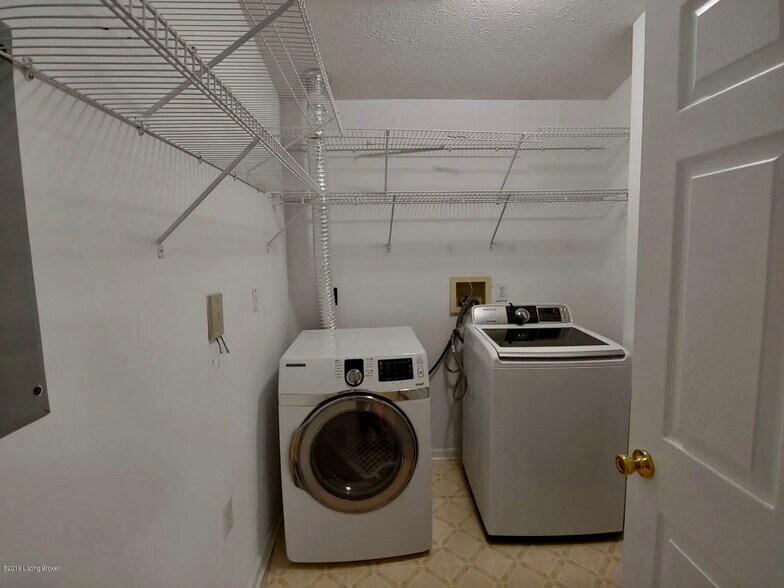 Building Photo - 10405 Trotters Pointe Dr