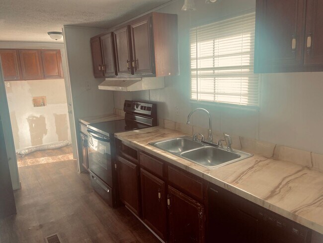 Building Photo - 2803 Padgett Rd